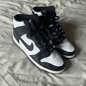 Nike Black and White Sneakers